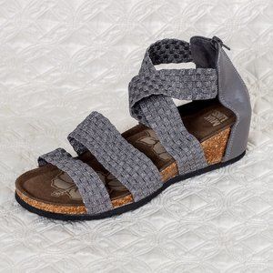 NWT MUK LUKS Elle Wedge Sandal Metallic - 10